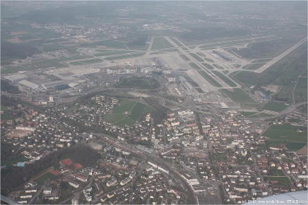 Flughafen Zrich-Kloten aus der Vogelperspektive