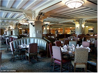 [ bow valley grill (restaurant) at fairmont springs hotel in banff ]